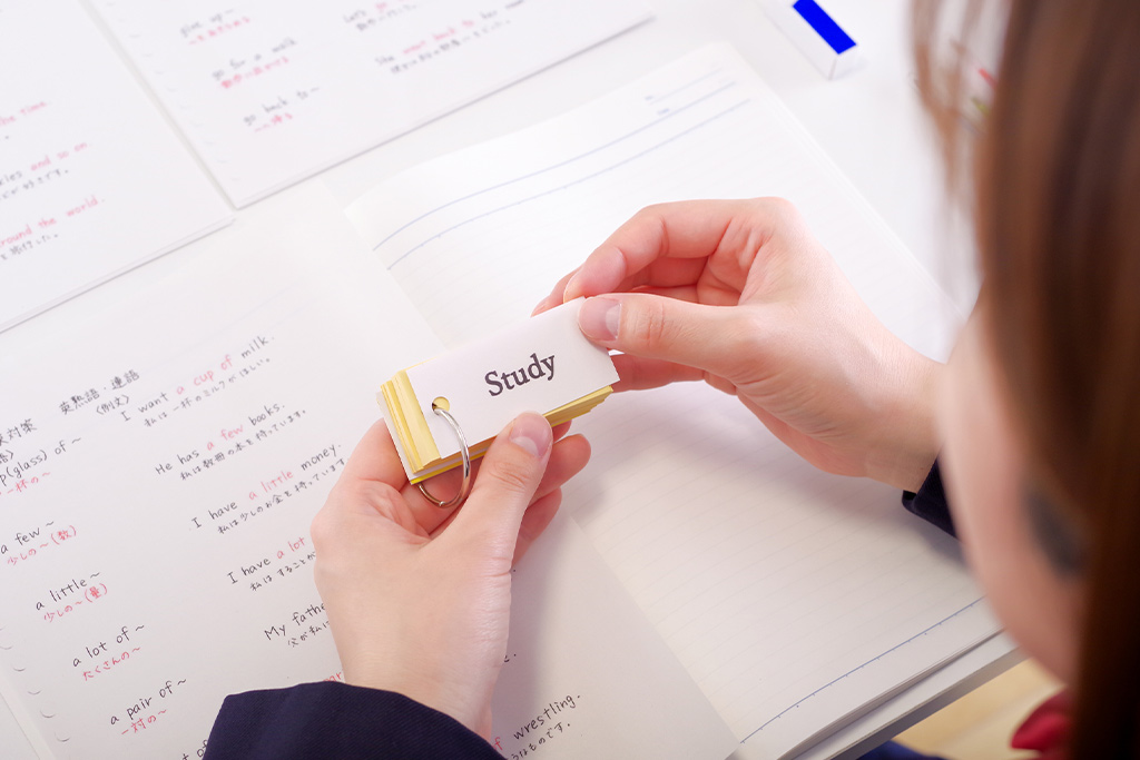 単語やフレーズの定着度をテスト試験に出やすい語句に集中