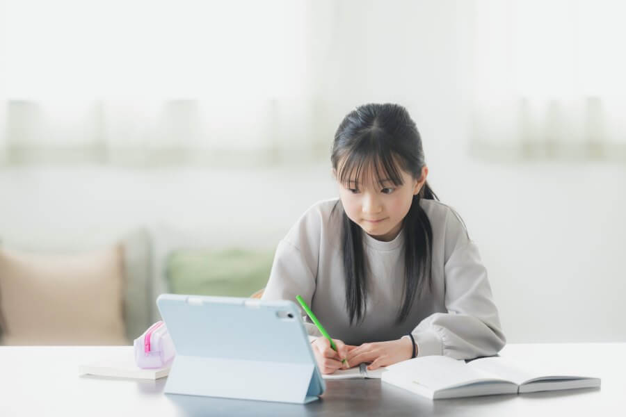 学習管理シートを見ながら予習する